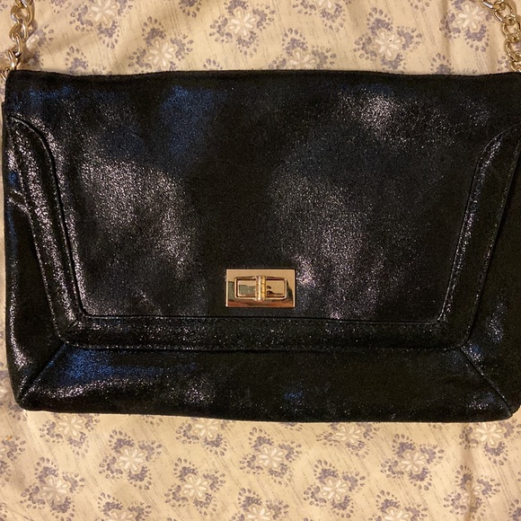 Danier over the shoulder purse - Picture 3 of 5